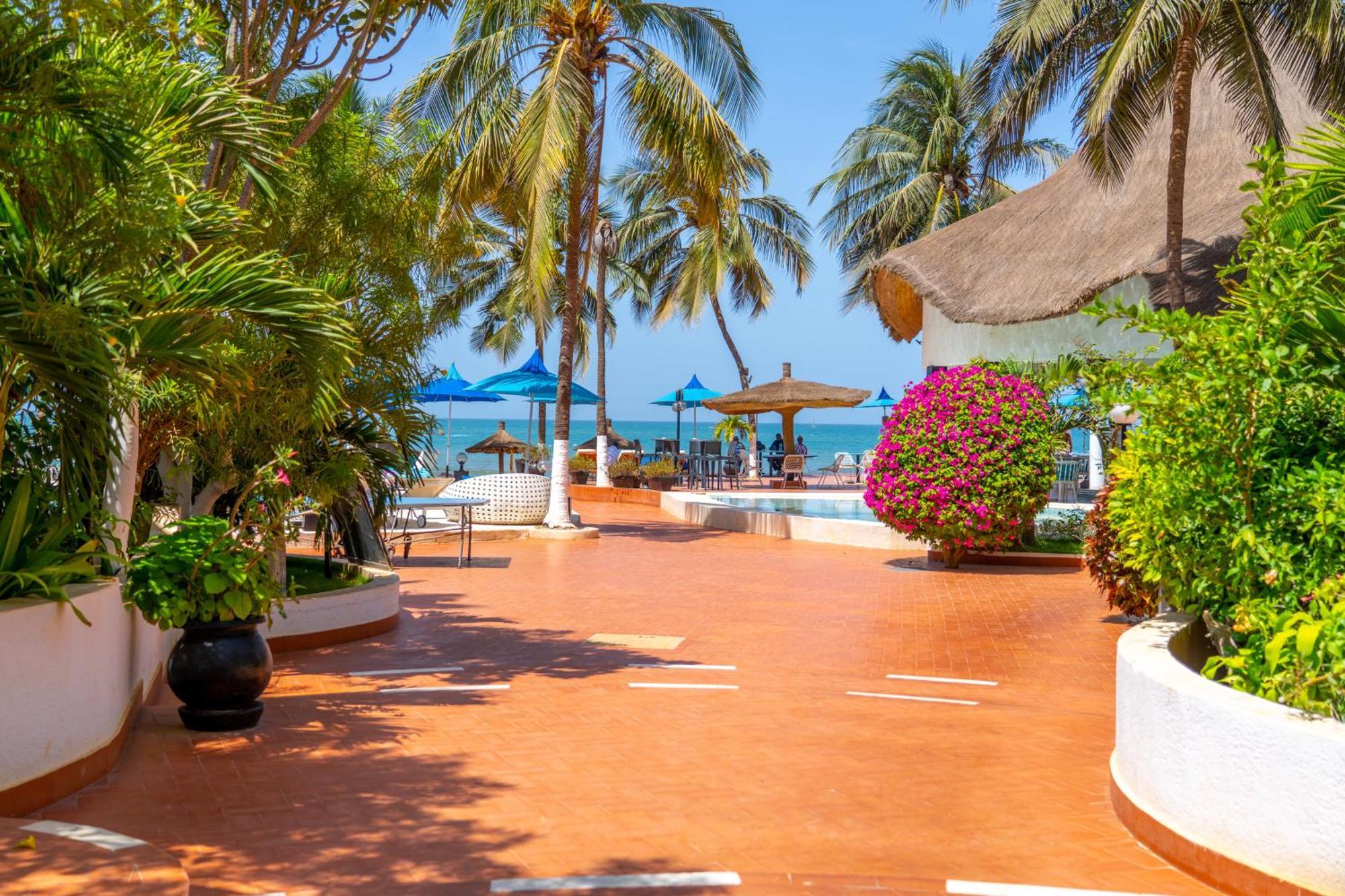 Hotel Africa Queen Somone Bagian luar foto